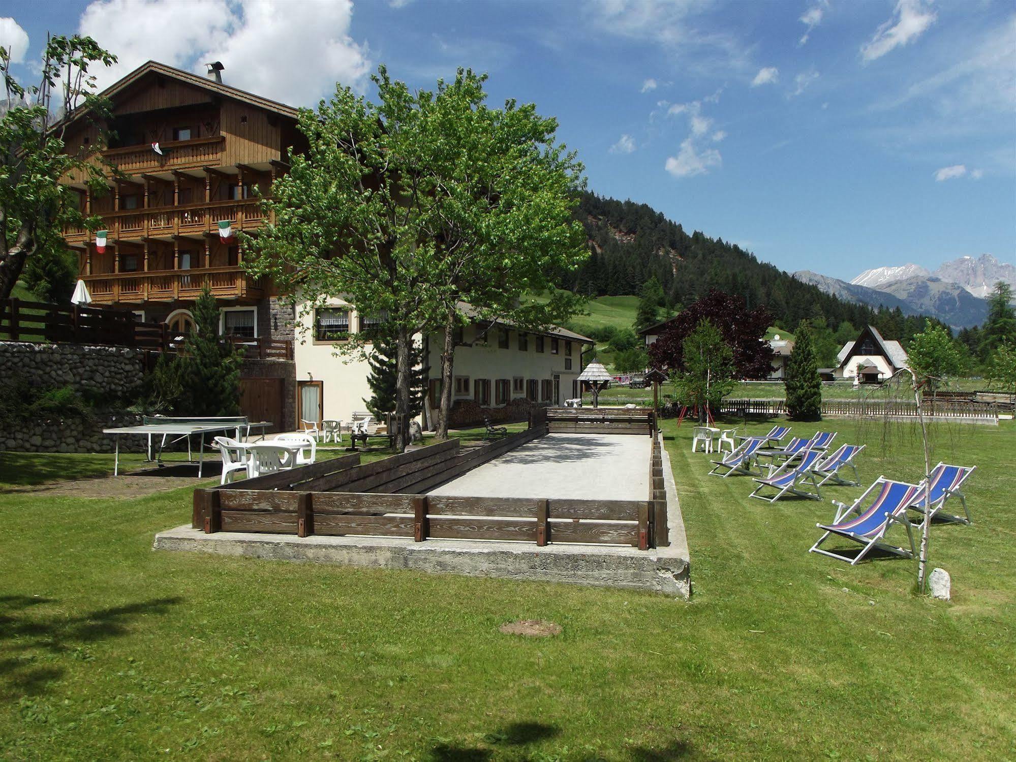 Wellness Hotel Dolomia Сорага Экстерьер фото